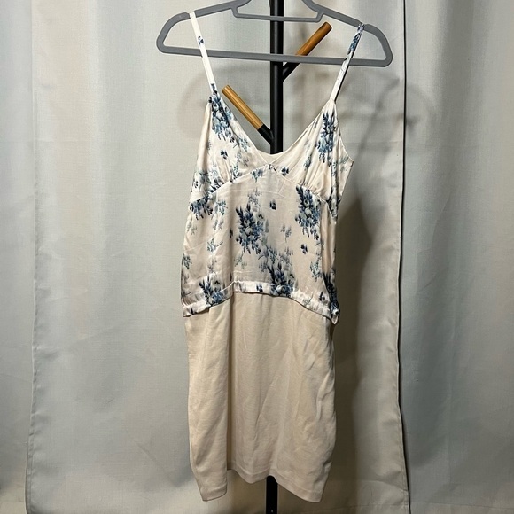 Liu Jo Ivory and Blue Toile Floral Silk Dress Medium - Picture 12 of 12